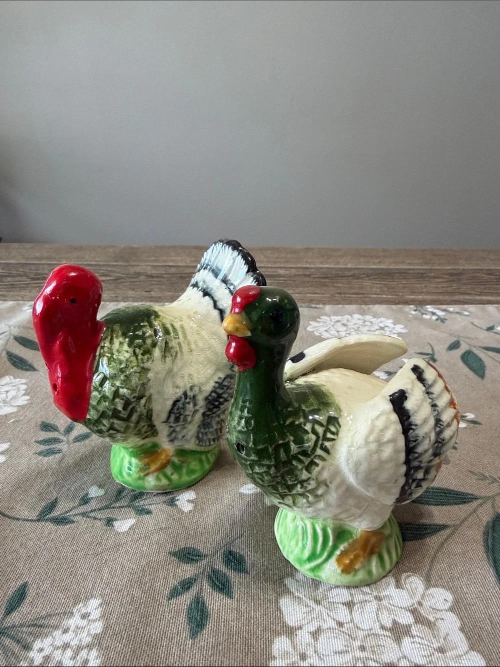 VTG‎ Japan Thanksgiving Hand-Painted Ceramic Turkey Salt & Pepper Set